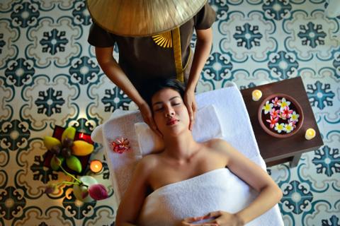 Experience a deeply relaxing Adult Massage designed for stress relief, privacy, and total body rejuvenation. Our skilled therapists focus on your comfort and individual wellness needs. Enjoy a calming, personalized spa session at New Royal Family Salon &amp; Spa.